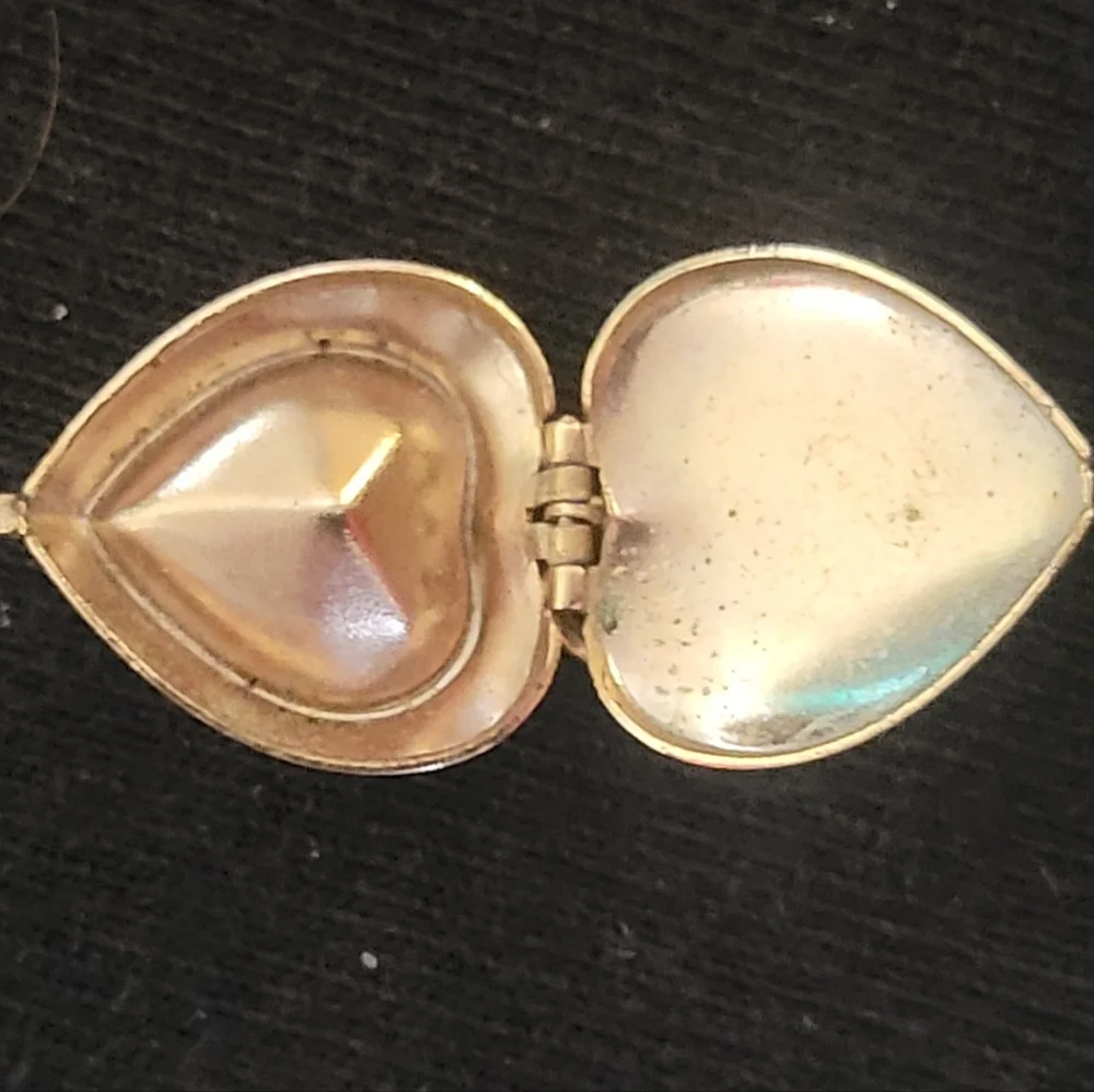 Red Rhinestone Heart Locket - Picture 11 of 12